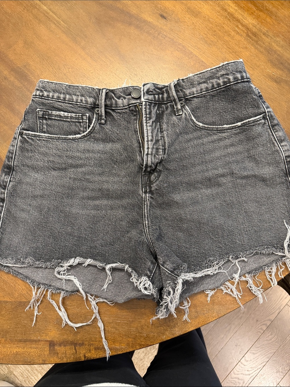 Good American Women's Black Washed Denim Frayed Hem Shorts